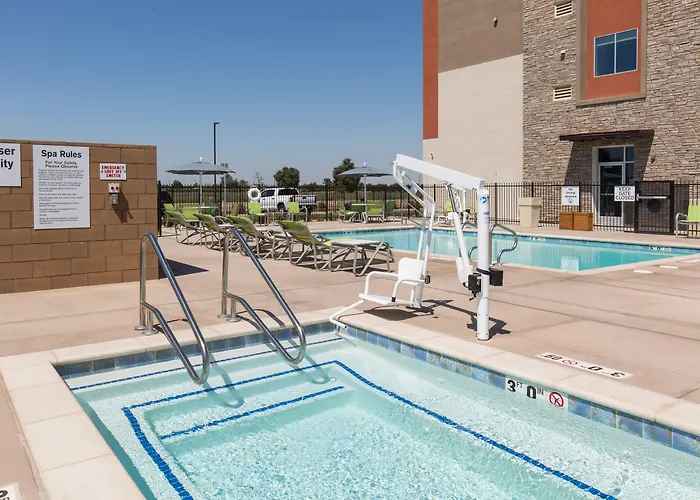 Holiday Inn Express Visalia-Sequoia Gateway Area By Ihg