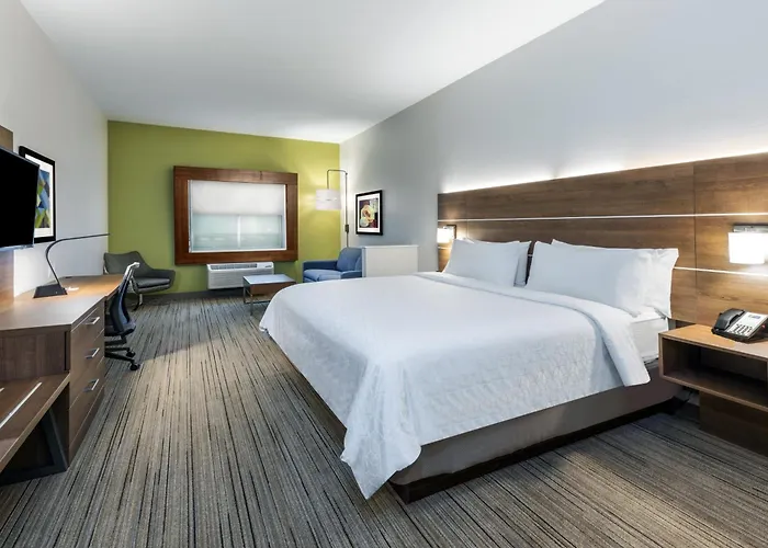 Holiday Inn Express & Suites Junction By Ihg