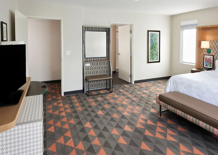 Holiday Inn & Suites Philadelphia W - Drexel Hill By Ihg