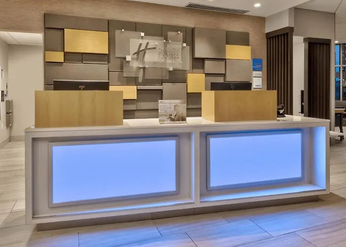 Holiday Inn Express & Suites Jersey City - Holland Tunnel By Ihg