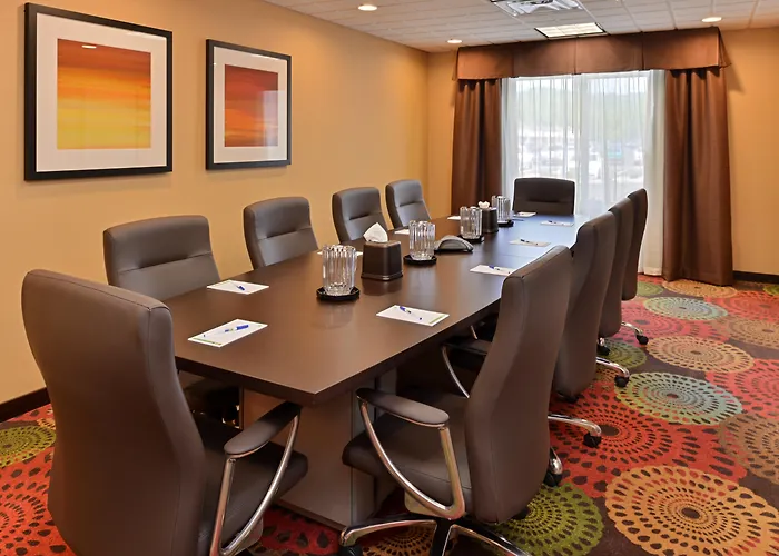 Holiday Inn Express & Suites New Martinsville By Ihg