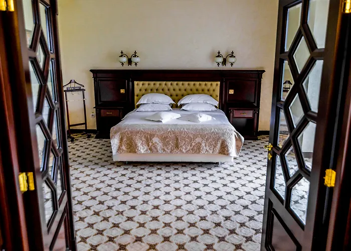 Hotel Golden House