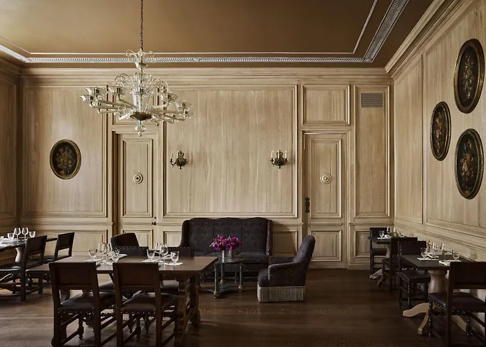 Commodore Perry Estate, Auberge Collection