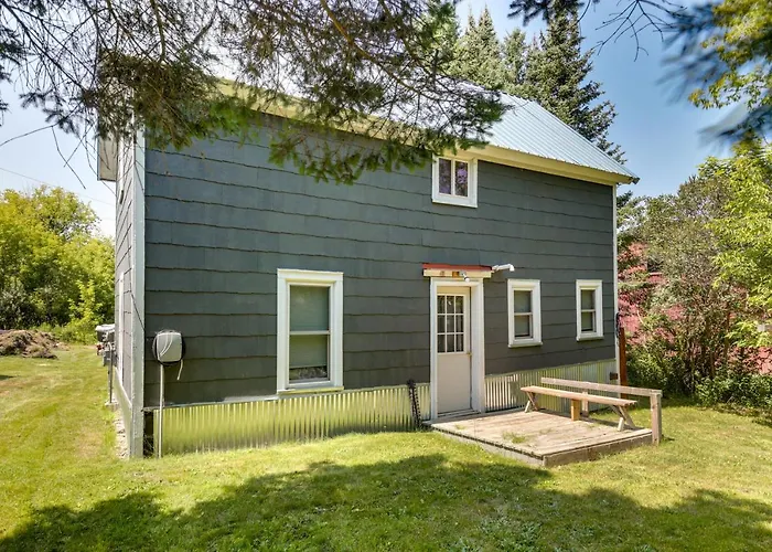 Pet-Friendly Michigan Getaway W/ Porch & Kayaks!