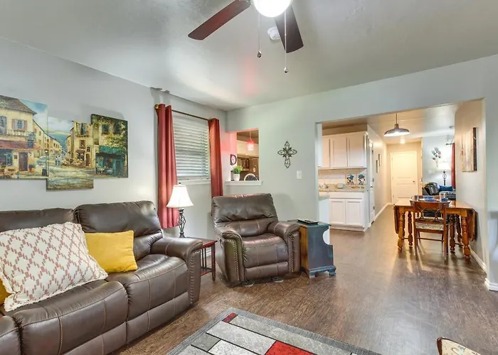Cozy Norman Home: 4 Mi To Oklahoma University!
