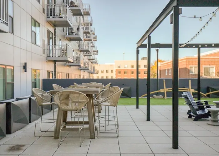 Elmhurst 1Br W Lounge Pool Gym Nr Metra Chi-863