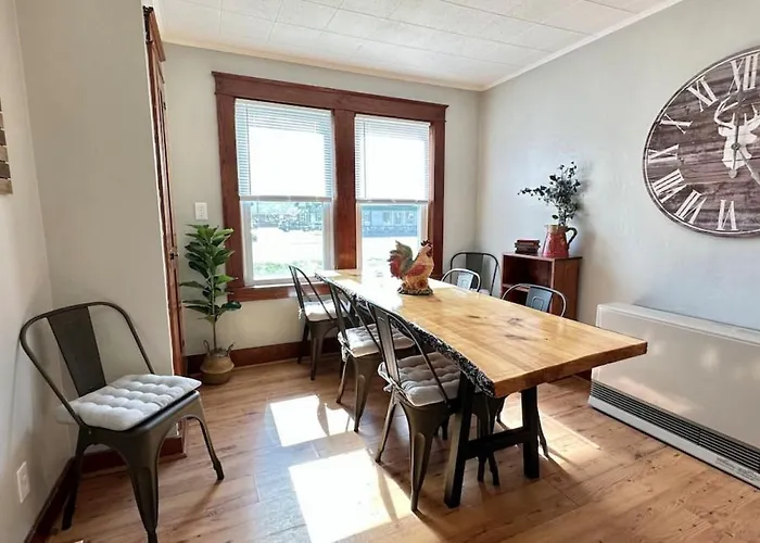 3 Beds In Gorham Direct Trail Access