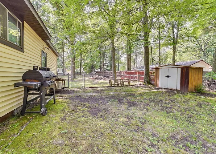 Prudenville Family Home W/ Game Room & Fire Pit!