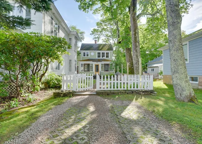 Downtown Bar Harbor Rental Home ~ 1 Mi To Acadia!