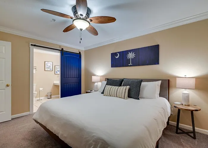 High‑End Pawleys Island Condo W/ Porch & Pools!