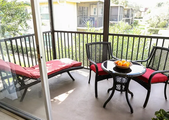 Sunnyside Palms - 2Br, Poolside, 5 Min To Beach