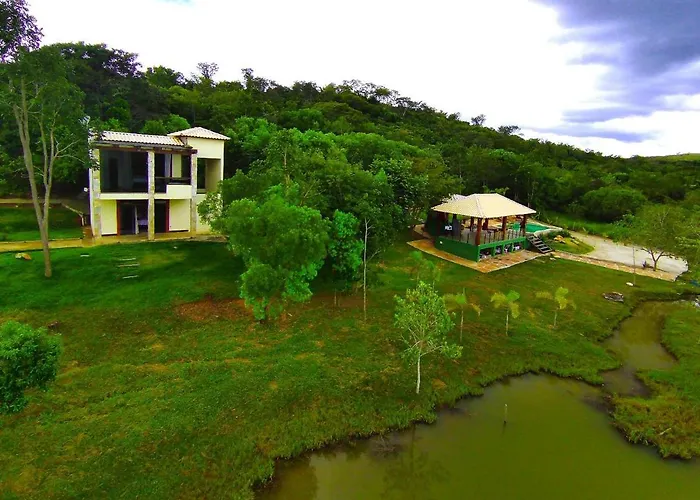 Chalé defronte Lagoa na Serra do Cipó próximo a Cachoeira Grande, Cachoeira do Pedrão e Cachoeira Véu da Noiva