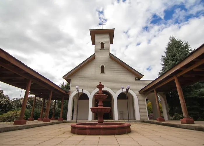 Hotel Y Cabanas Lago Ranco - Caja Los Andes