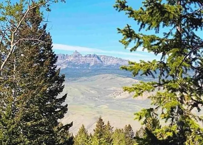 Beautiful Mountain Cabin Near Tetons Yellowstone
