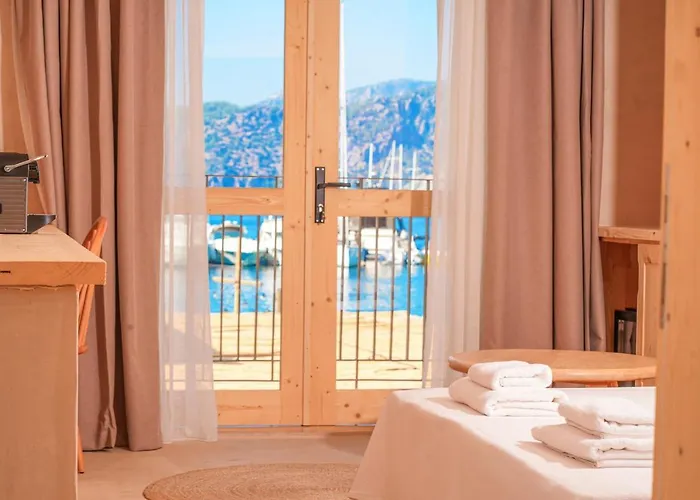 Felix Rooms