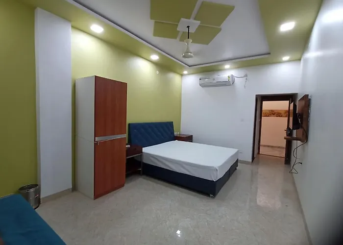 Hotel Maheshwar Darshan