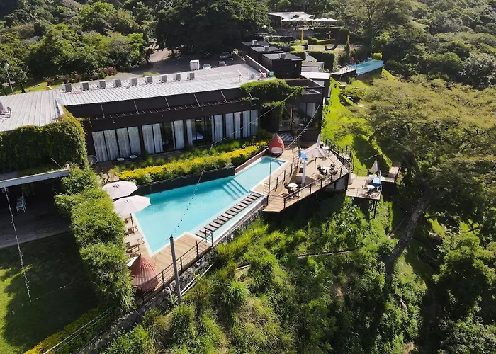 Cardedeu Coatepeque Hotel