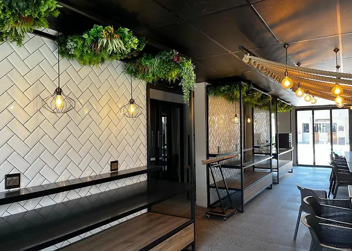 Riverleaf Hotel