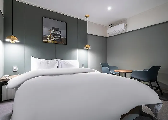 Brown Dot Hotel Osan