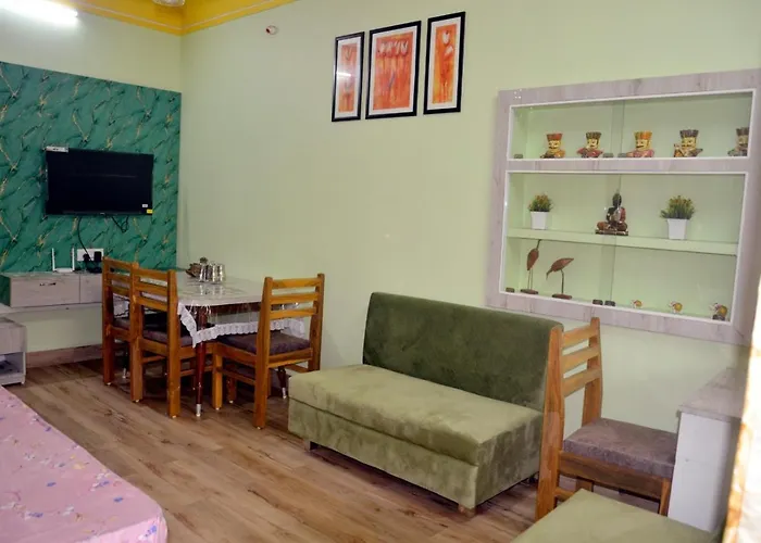 Pinakin Homestay Near Mahakal Temple