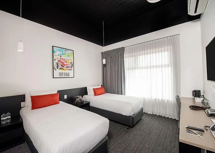 Rydges Pit Lane Hotel