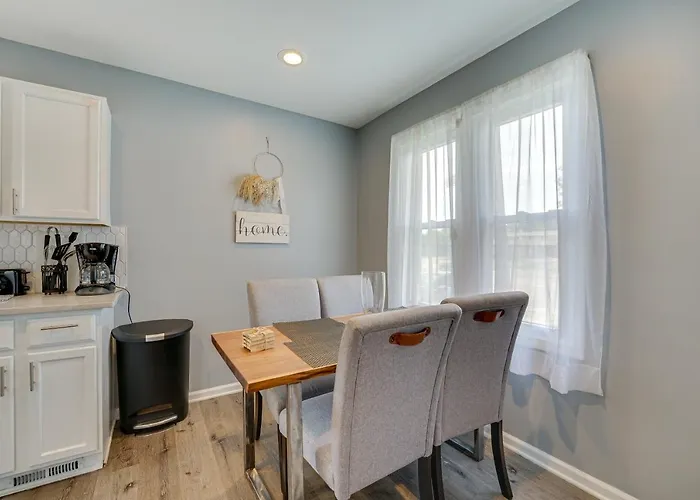 Pet-Friendly Southfield House W/ Ping-Pong Table!