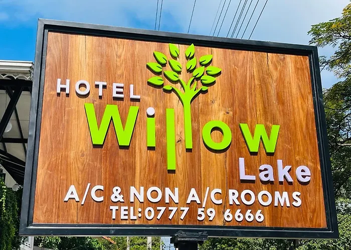 Hotel Willow Lake