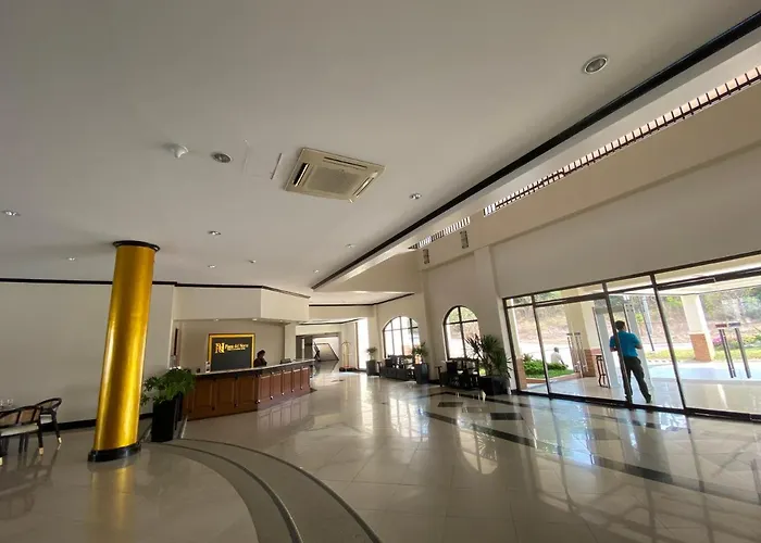 Plaza Del Norte Hotel And Convention Center