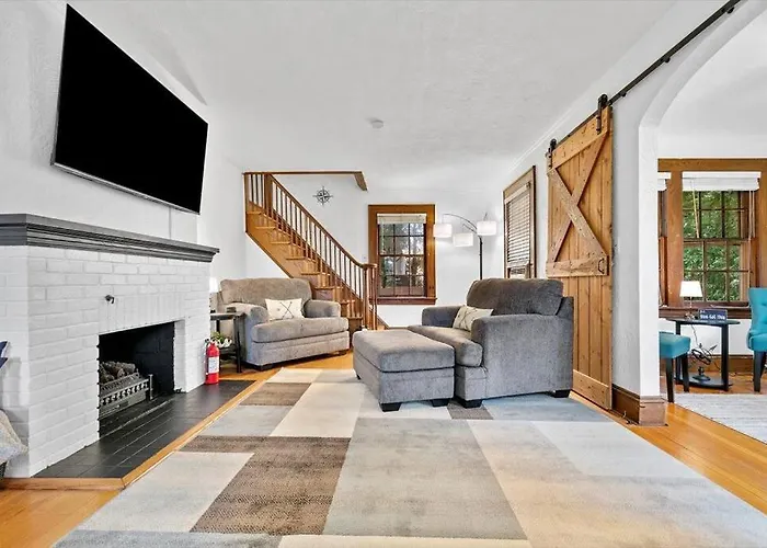 Quintessential Cozy Haven, Brooklawn Beauty