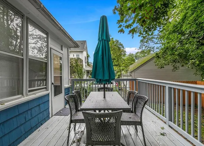 Quintessential Cozy Haven, Brooklawn Beauty