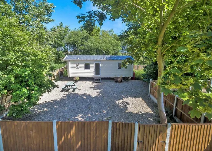 The Pollywiggle, Waxham, Nr Sea Palling, Dog Friendly, Private Path To The Beach