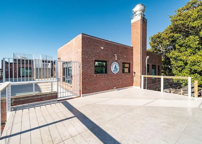 Why Knot Getaway…Rooftop With Waterview! Unit F