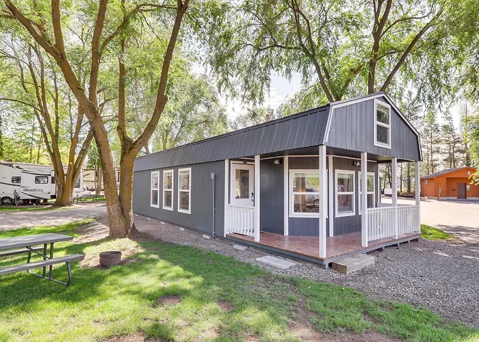 20 Mi To Glacier Nat'L Park: Pet-Friendly Cabin