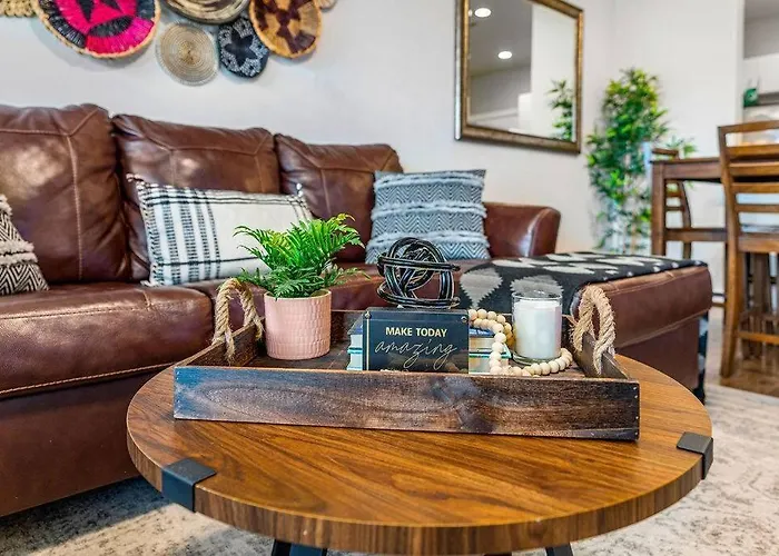 Spacious 2-Story, Pet&Fam Friendly, Wfh, Gym&Pool