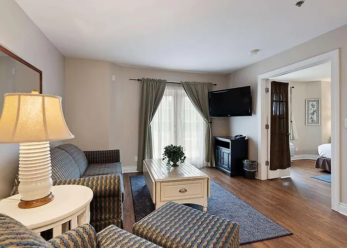 Charlevoix Inn & Suites Surestay Collection By Best Western