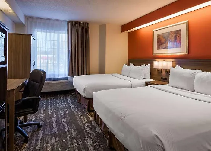 Charlevoix Inn & Suites Surestay Collection By Best Western