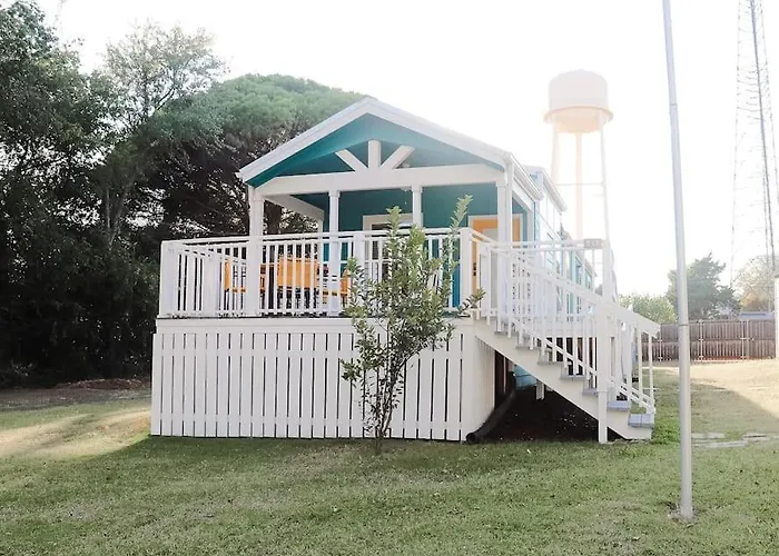 The Little Getaway-Sleeps 4, Firepit, Pet Friendly