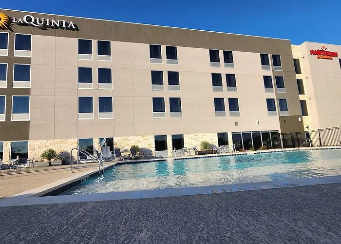 La Quinta Inn Suites Del Rio
