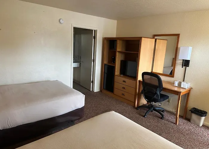 Big Bend Traveler'S Inn