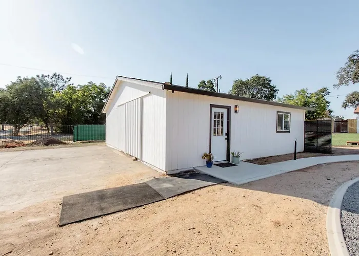 Beautiful Spacious Guest Home
