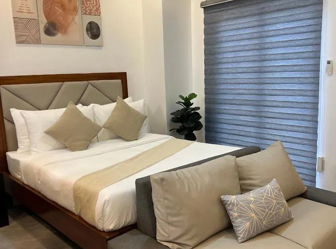 Luxury Cabin Near Fields Avenue