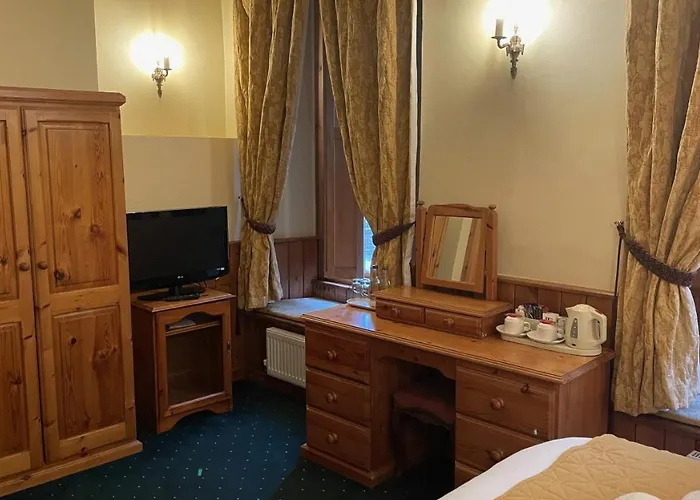 Crown Hotel