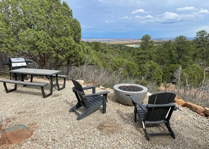 Canyon Rim Domes - A Luxury Glamping Experience!!
