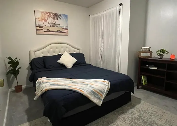 Spacious 1King Bd/2Queen Bd/* 1 Mile From I-85