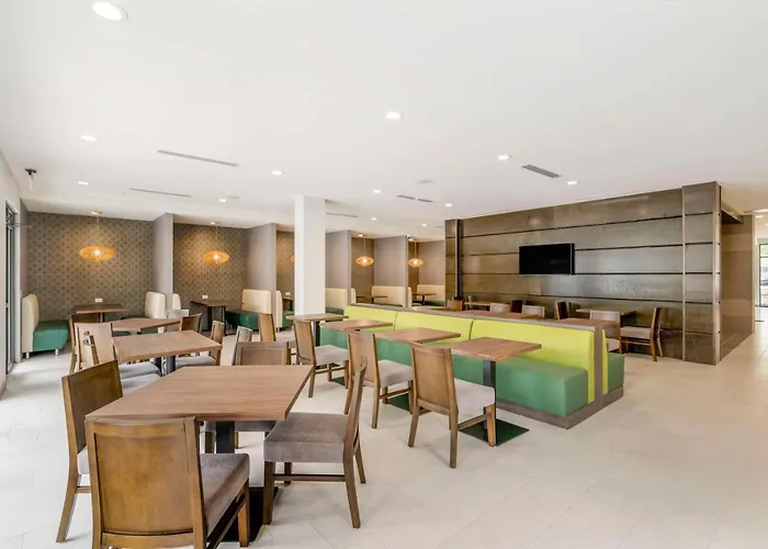 Best Western Plus Winter Haven Inn & Suites