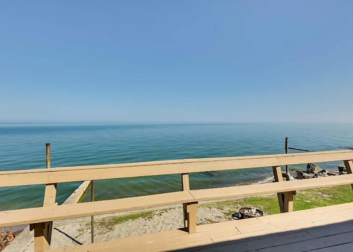 Scenic Geneva Cottage W/ Lake Erie Beach Access!