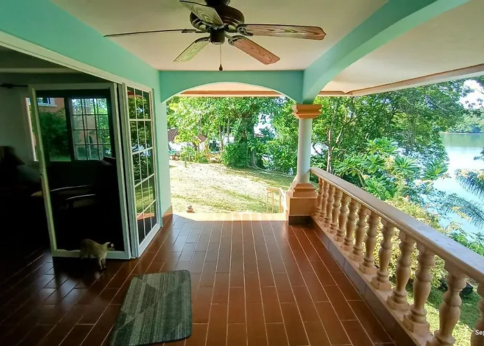 Villas At Gone Fishing Panama Resort