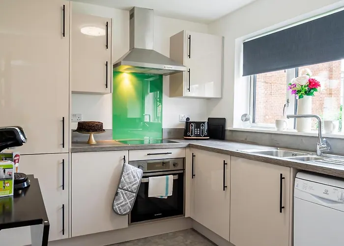 Contractors 8 Beds 3 Bath Parking Monthly Discount