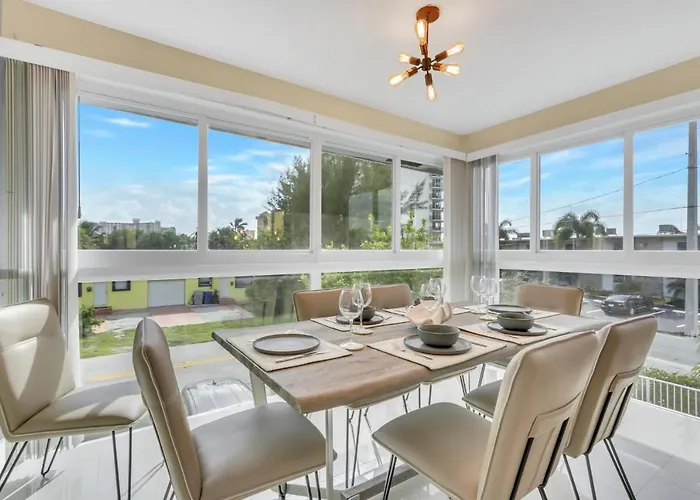 Sunny Pompano Beach With Pool Access