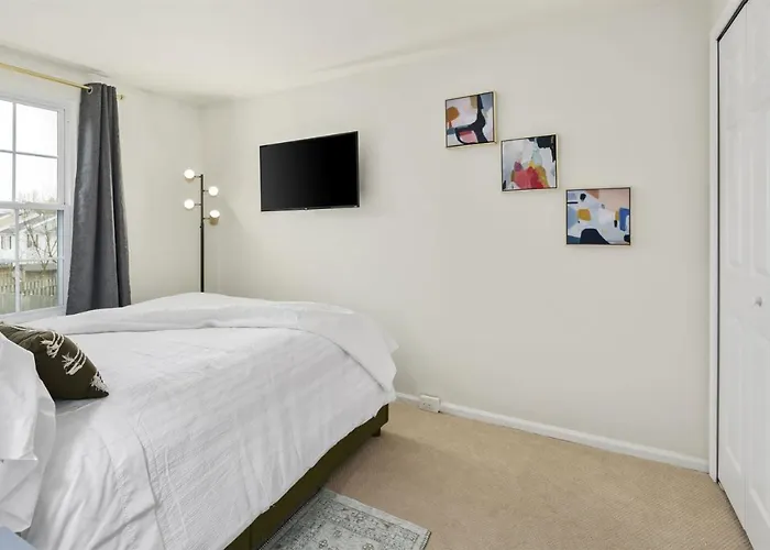 Modern, Office, Fast Wifi, 40 Mins To Dc